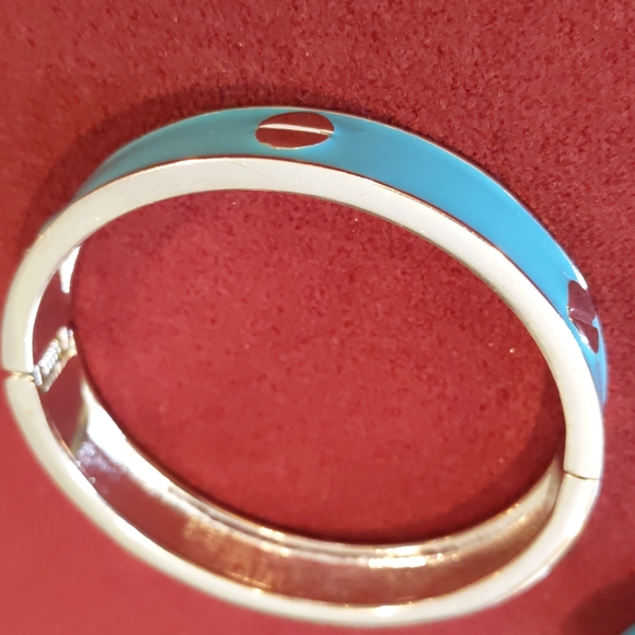 4 for $50 Lot of 2 Spring Close Turquoise and Silver Colored Fashion Bracelets - Picture 6 of 6